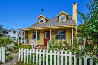 5005 Garnet St, Capitola, CA 95010-3833