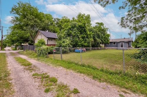 2003 3 St, Austin TX  78702-4519 exterior