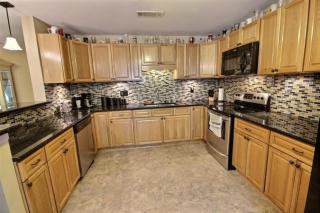 884 Greencliff Rd, Piperton, TN 38017-1412