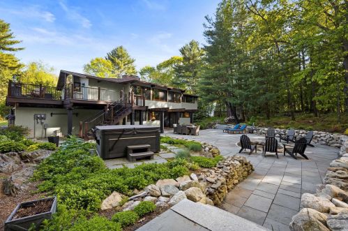 215 Garland Rd, Rye, NH 03870-2542