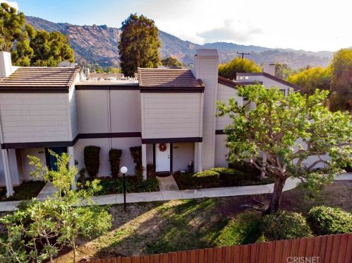6442 Twin Circle Ln, Simi Valley, CA 93063-6417