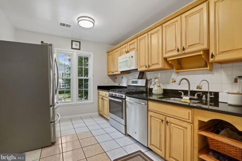 5418 Donnelly Ct, Springfield VA  22151-1706 exterior