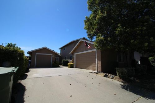 807 Grandview Cir, Turlock, CA 95382-2657