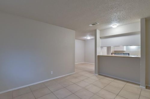 6176 Vega Dr, Fort Worth TX  76133-2974 exterior