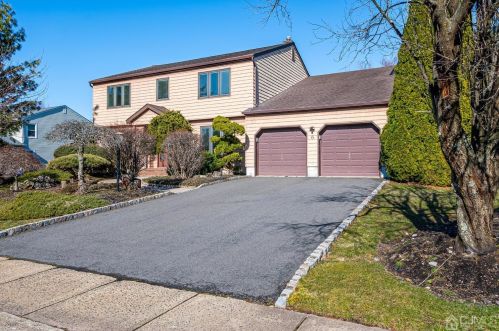 6 Acorn Dr, Edison, NJ 08820-2828