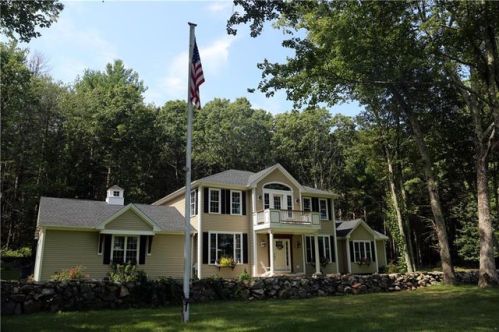 95 Beaver River Rd, Richmond, RI 02892-1135