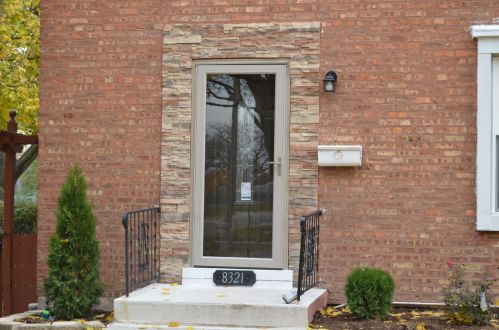 8321 Merrill St, Niles IL  60714-2424 exterior