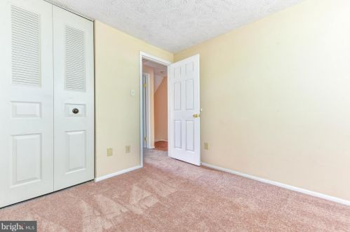 7309 Sterling Grove Dr, Springfield VA  22150-4437 exterior
