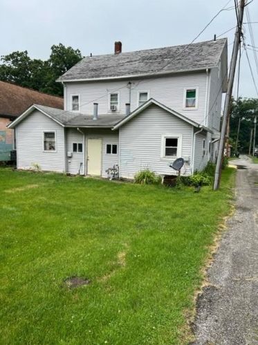 711 8 St, Hobart IN  46342-5046 exterior