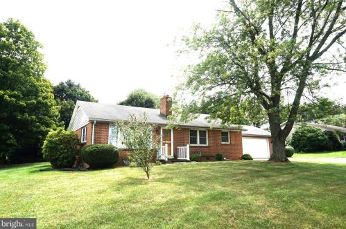 4242 Walters Hatchery Rd, York, PA 17408-8862