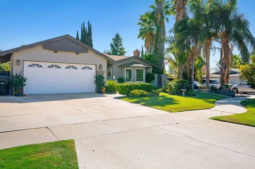8650 Holly Ln, Riverside, CA 92504-2320