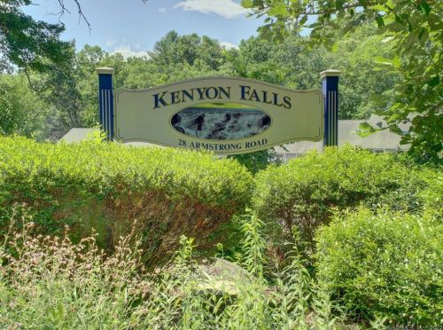 28 Armstrong Rd, Coventry CT  06238-3356 exterior