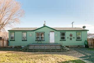 50 Taylor Loop Rd, Selah, WA 98942-8714