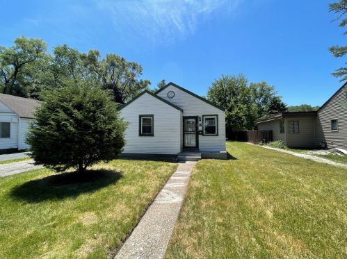 1075 Virginia St, Calumet City, IL 60409-4338