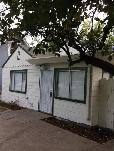 1025 Victoria Ave, Stockton, CA 95203-1330