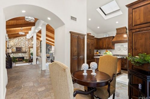 11407 Arroyo Ave, Santa Ana CA  92705-2403 exterior