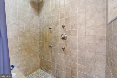 4933 Aspen St, Shady Side MD  20764-9667 exterior