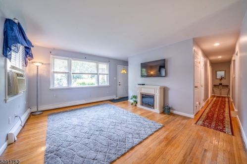 9 Goldmine Rd, Mount Olive, NJ 07828-2505