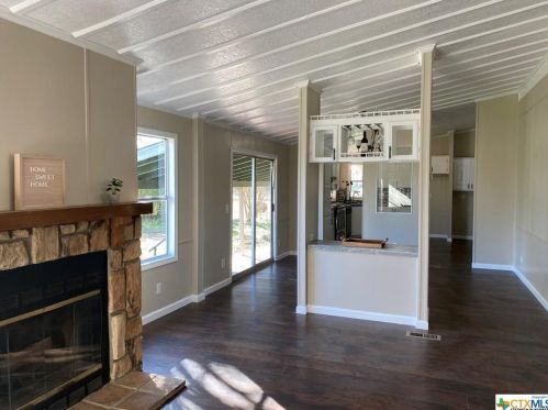 401 Troell St, Seguin TX 78155-7241 exterior