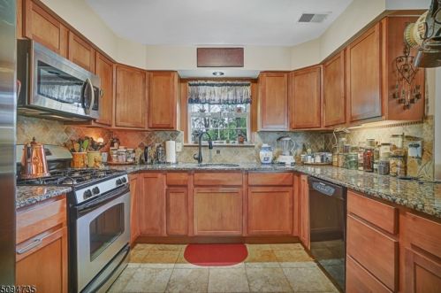 107 Canal Way, Hackettstown NJ  07840-1265 exterior