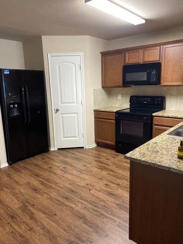 2119 Shady Glen Trl, Princeton TX  75407-2636 exterior