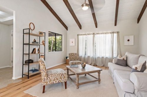 2004 Troy Pl, Vista CA  92084-4831 exterior