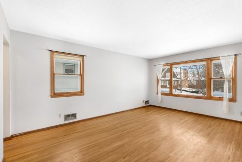 300 Haskell St, Saint Paul MN  55118-1602 exterior