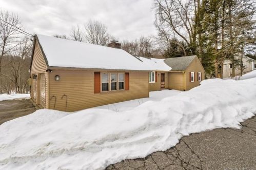 85 Flanders Rd, Woodbury, CT 06798-2104