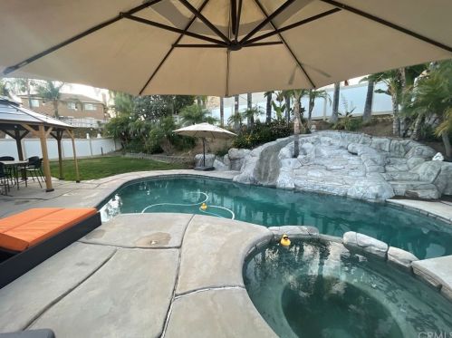 5525 Applecross Dr, Riverside CA  92507-6412 exterior