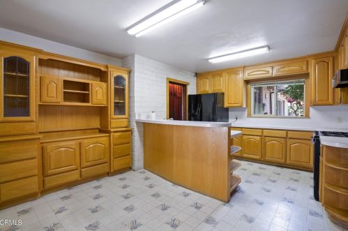 5253 Ramsdell Ave, Glendale CA 91214-3738 exterior