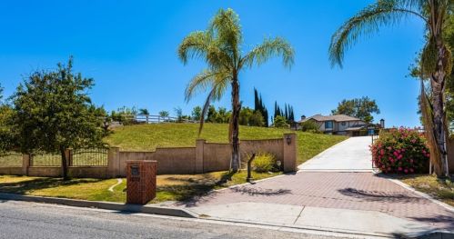 8079 Golden Star Ave, Riverside CA  92506-5709 exterior