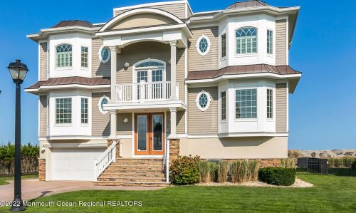 11 Tradewinds Ln, Locust, NJ 07760-2289