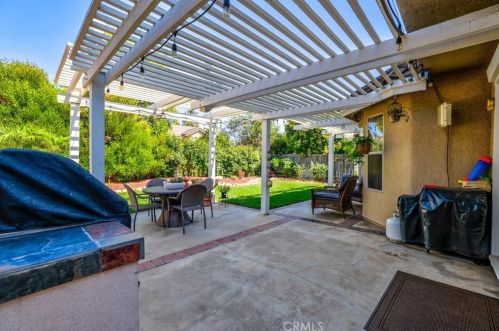 2128 Sunrise Cir, Upland CA 91784-7334 exterior