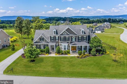18573 Montague Pl, Purcellville, VA 20132-3982