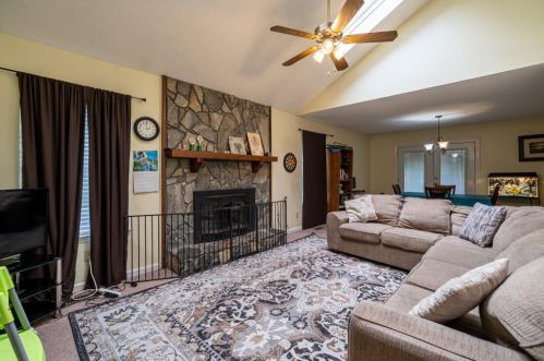 4180 Lake Mist Dr, Kennesaw, GA 30144-5112
