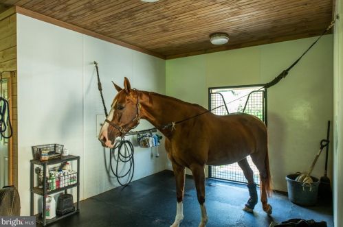 2874 Patuxent Riv Rd, Davidsonville MD 21035-2237 exterior