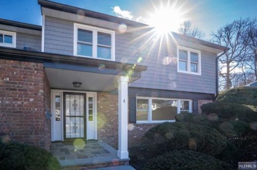 4 Sycamore St, Cresskill, NJ 07626-2529