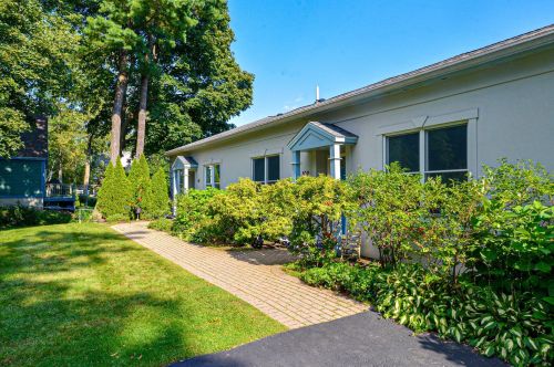 102 Dennett St, Portsmouth, NH 03801-3696