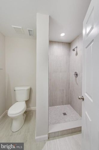 9107 Wax Myrtle Ct, Springfield VA  22015-2007 exterior