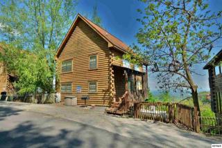 2213 Fox Berry Way, Pigeon Forge, TN 37876-4821