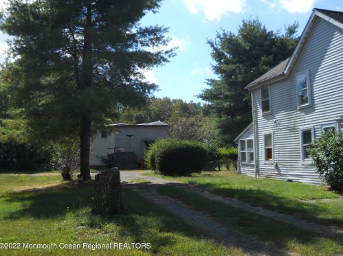 122 Long Swamp Rd, Plumsted Township, NJ 08533-1914