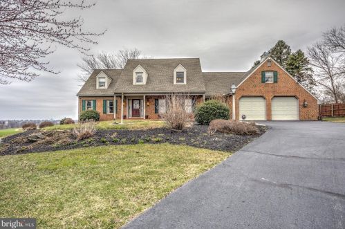 2045 Rockvale Rd, Lancaster PA  17602-1405 exterior