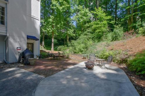 658 Edinboro Rd, Atlanta GA  30327-1214 exterior