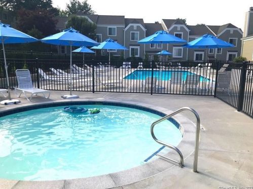 71 Aiken St, Norwalk CT  06851-2116 exterior