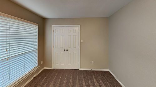 8129 Hulen Park Cir, Fort Worth TX  76123-1422 exterior