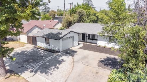 6930 Colbath Ave, Van Nuys CA  91405-4103 exterior