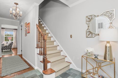 25 Greenwich Hills Dr, Greenwich, CT 06831-4964