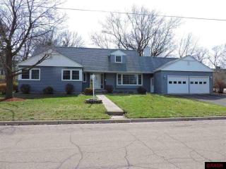97 Ridgewood St, Mankato, MN 56001-2277