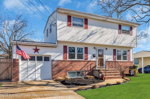 24 Lafayette Dr, Hazlet, NJ 07730-2312
