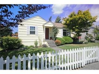 3808 Juneau St, Seattle, WA 98118-2632